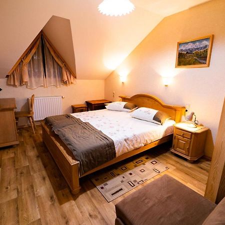 Guesthouse Mocivnik Okroglice Esterno foto