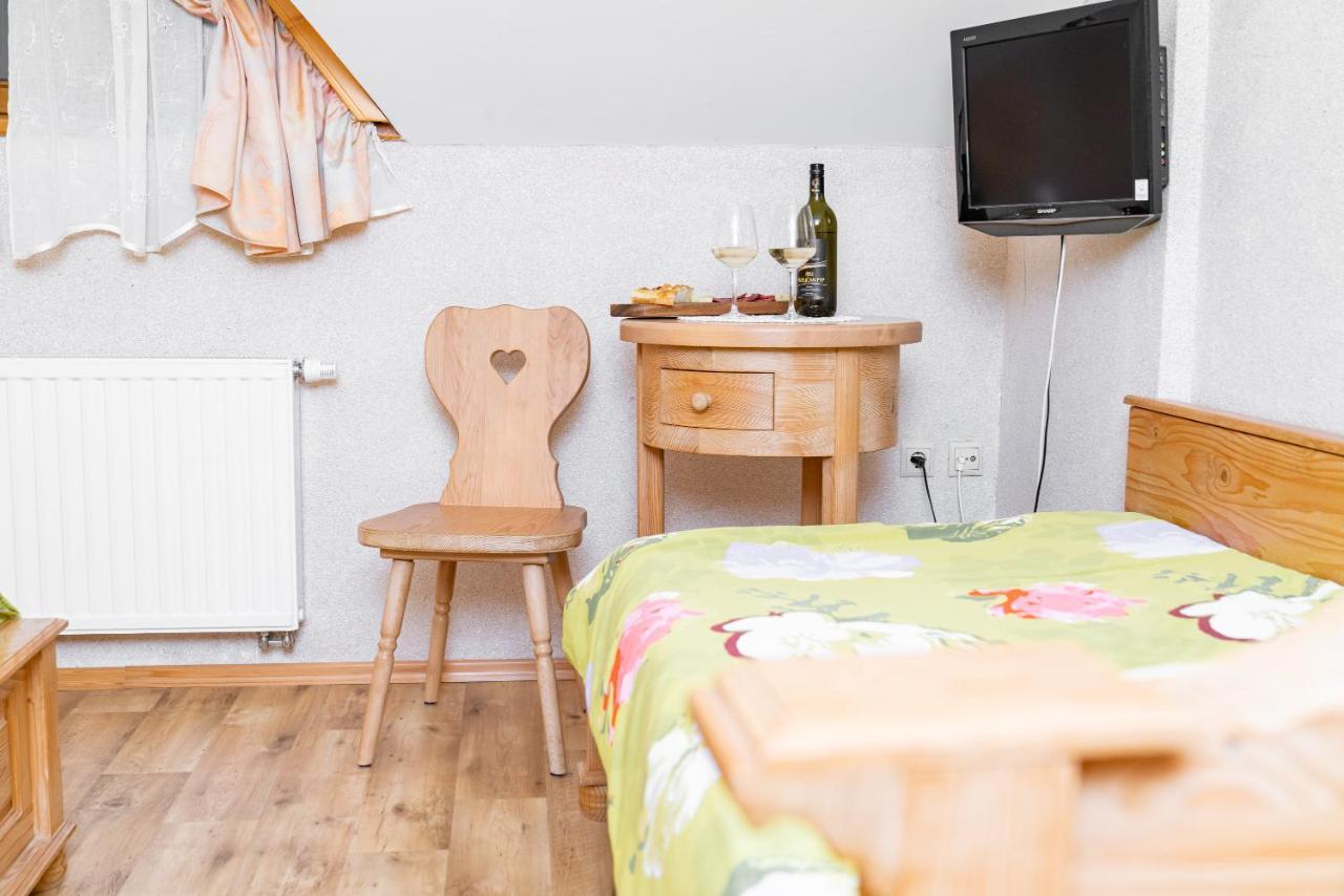 Guesthouse Mocivnik Okroglice Esterno foto