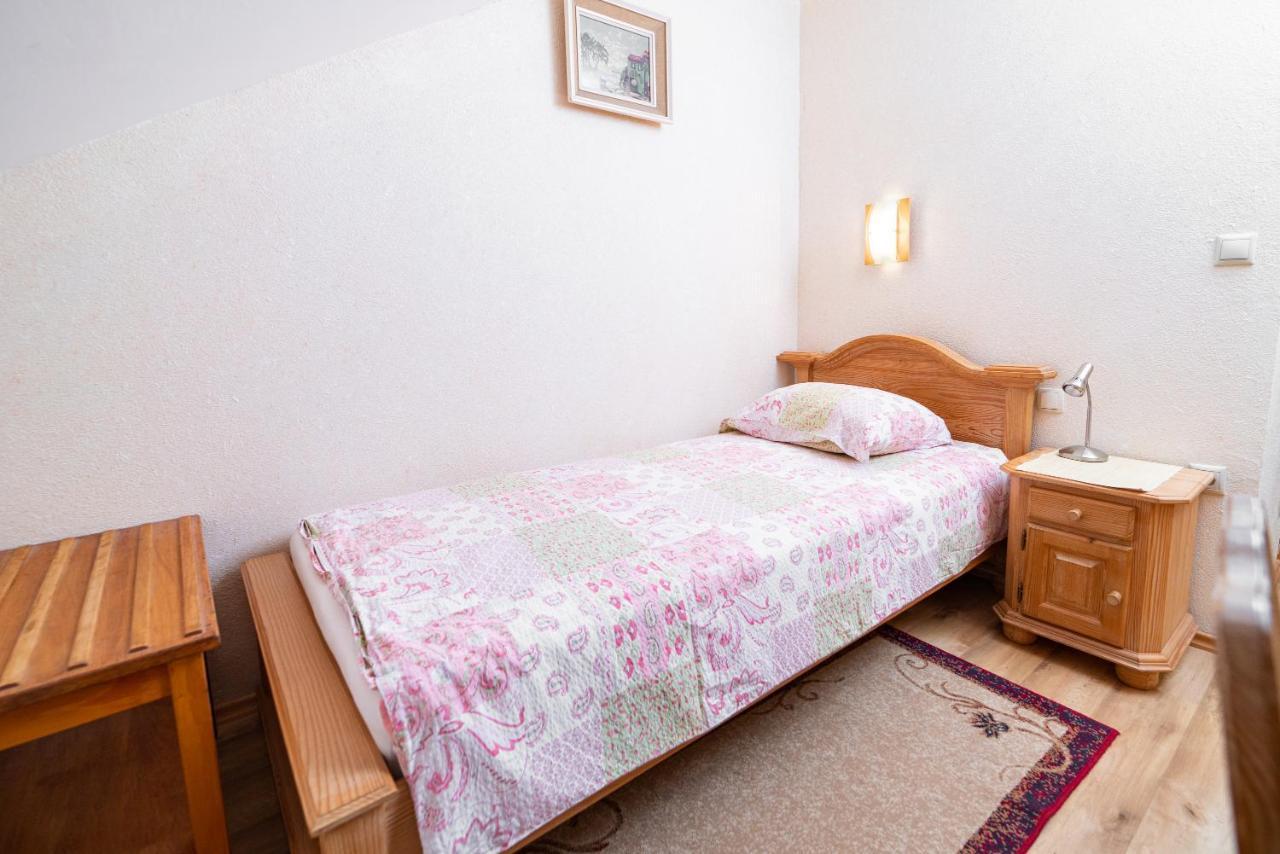 Guesthouse Mocivnik Okroglice Esterno foto
