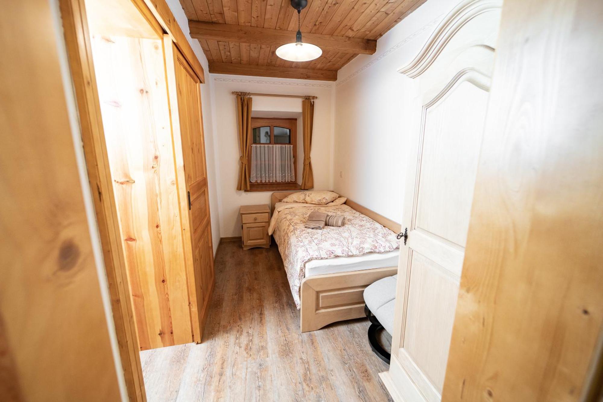 Guesthouse Mocivnik Okroglice Esterno foto