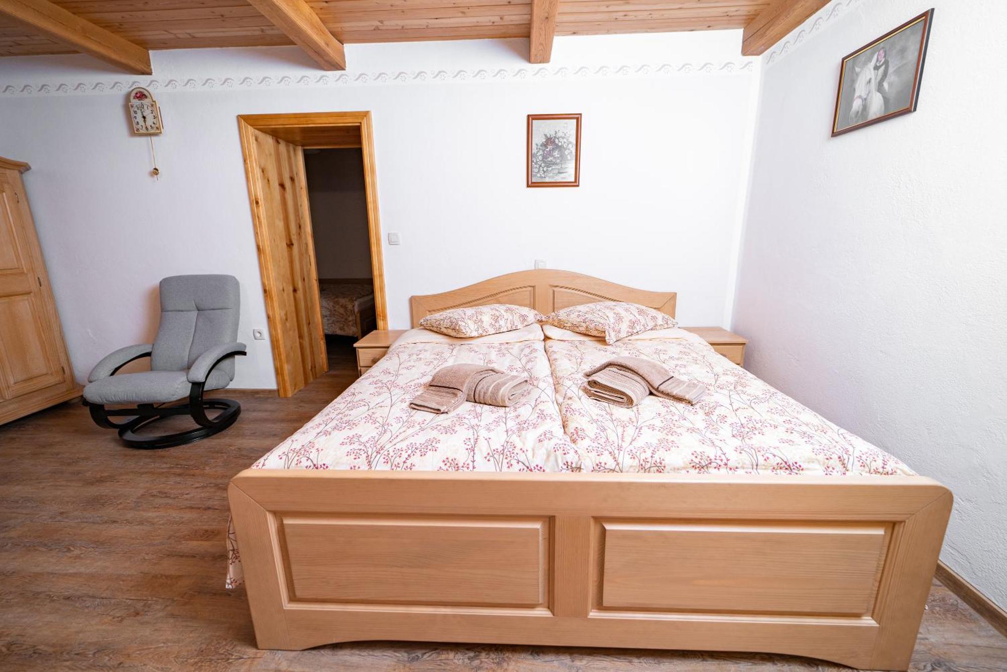 Guesthouse Mocivnik Okroglice Esterno foto