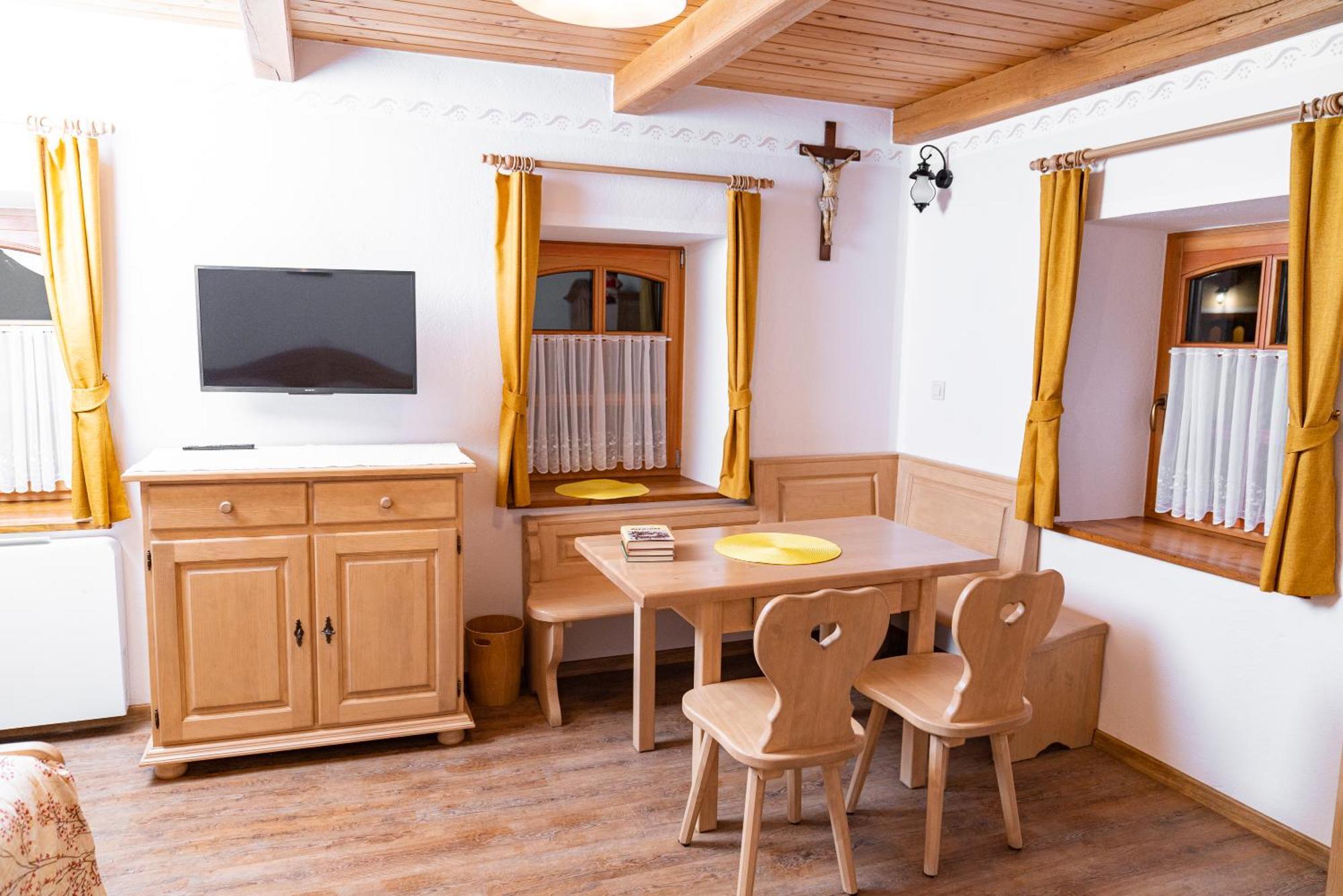 Guesthouse Mocivnik Okroglice Esterno foto