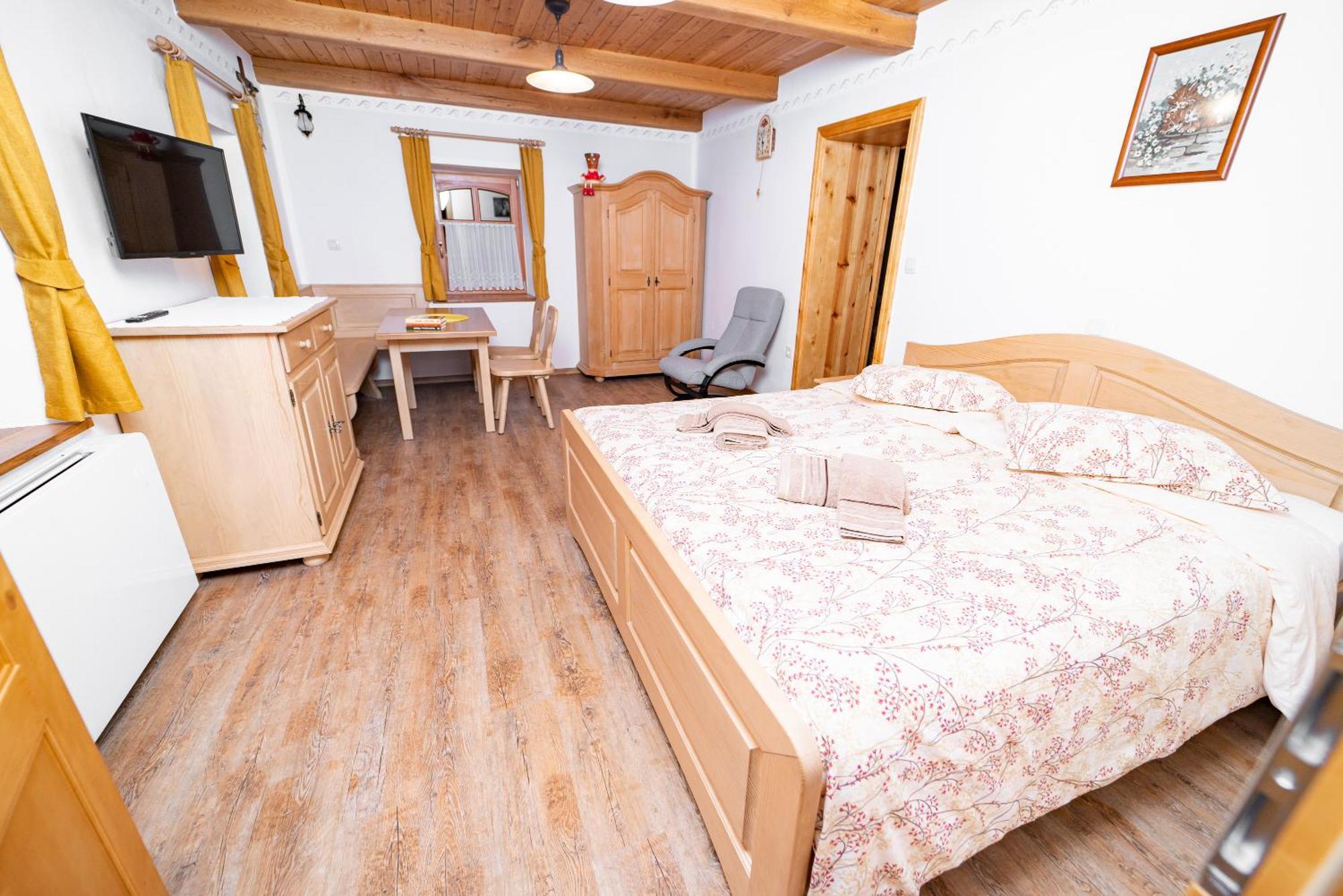 Guesthouse Mocivnik Okroglice Esterno foto