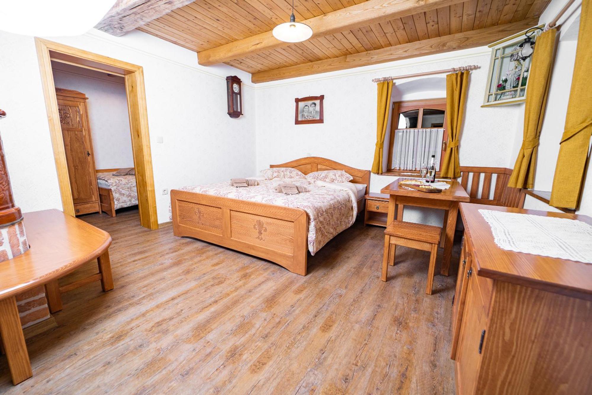 Guesthouse Mocivnik Okroglice Esterno foto