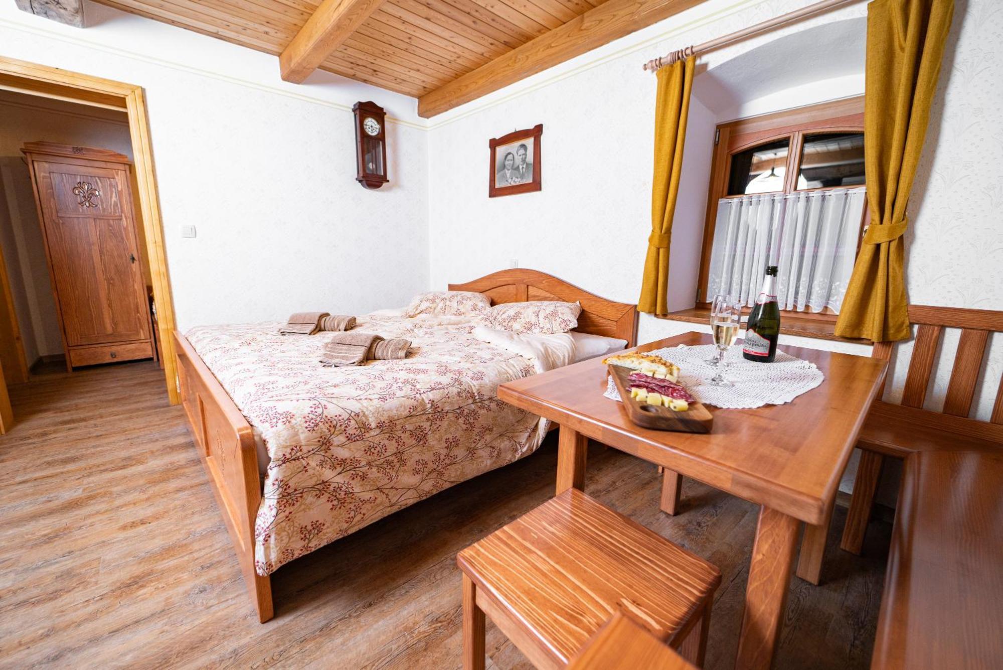 Guesthouse Mocivnik Okroglice Esterno foto