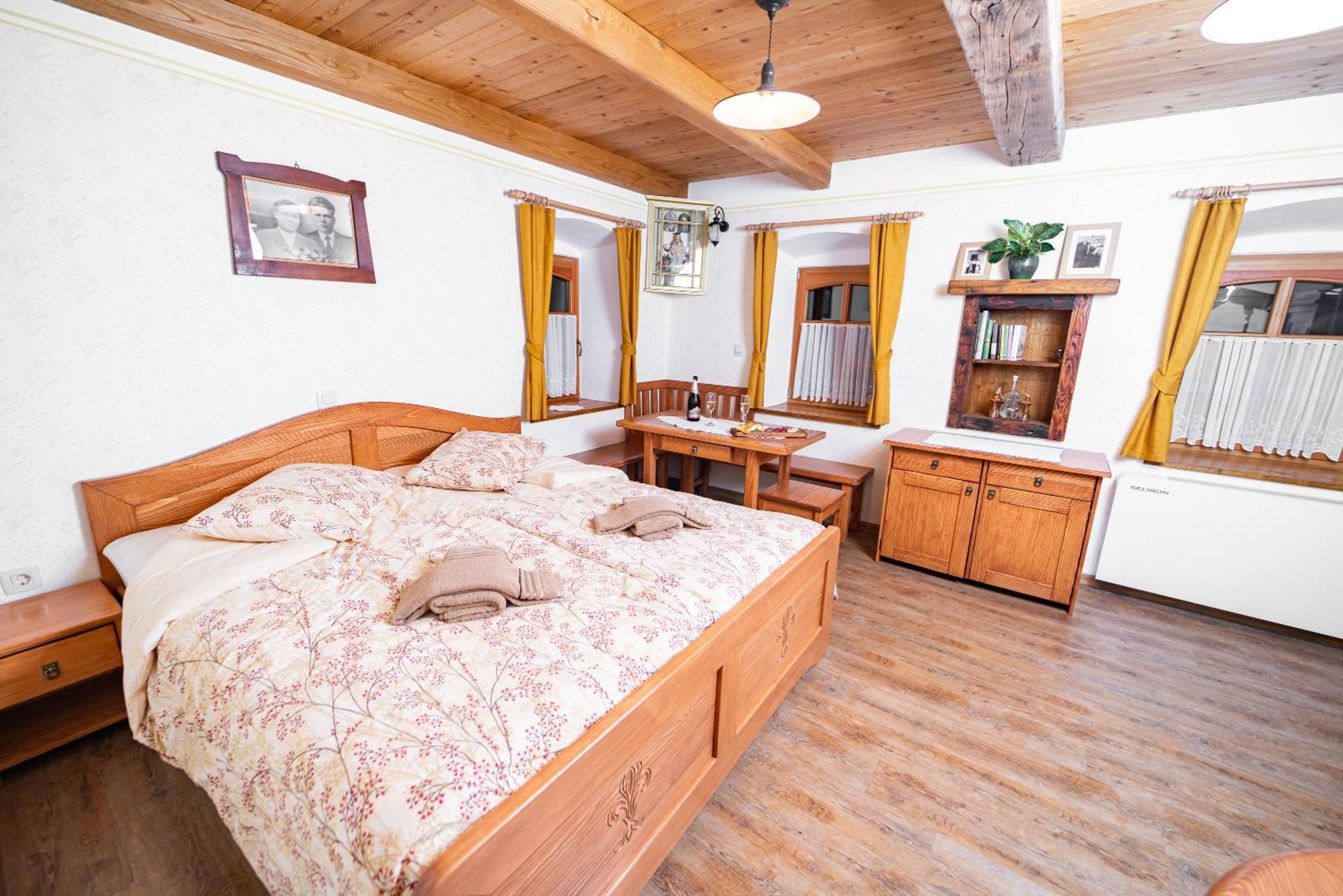 Guesthouse Mocivnik Okroglice Esterno foto